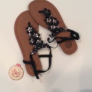 Sandals size 9